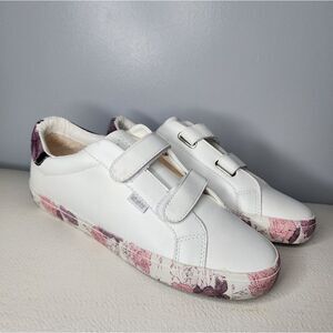 MMM white leather floral sole women’s shoes size 10 hook and loop closure